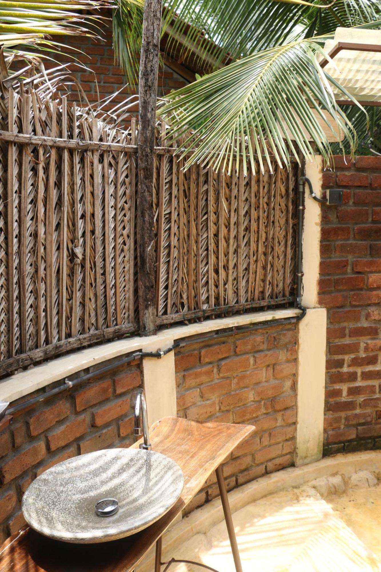 Monsoon Eco Resort - Whisky Point Arugambay Pottuvil Rum bild