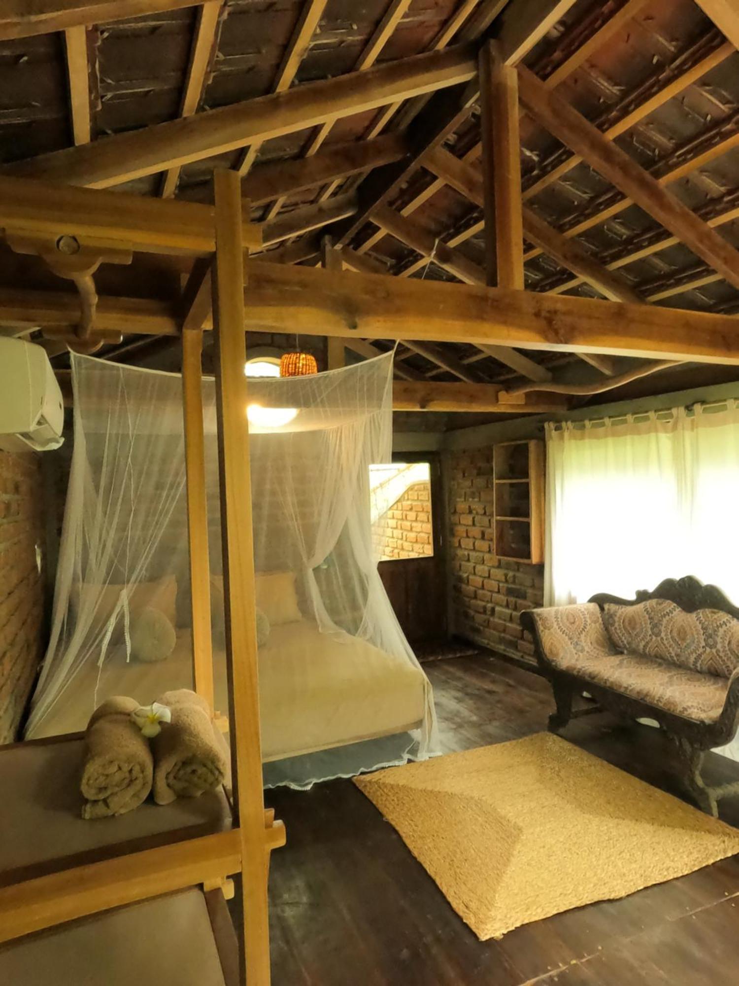 Monsoon Eco Resort - Whisky Point Arugambay Pottuvil Rum bild
